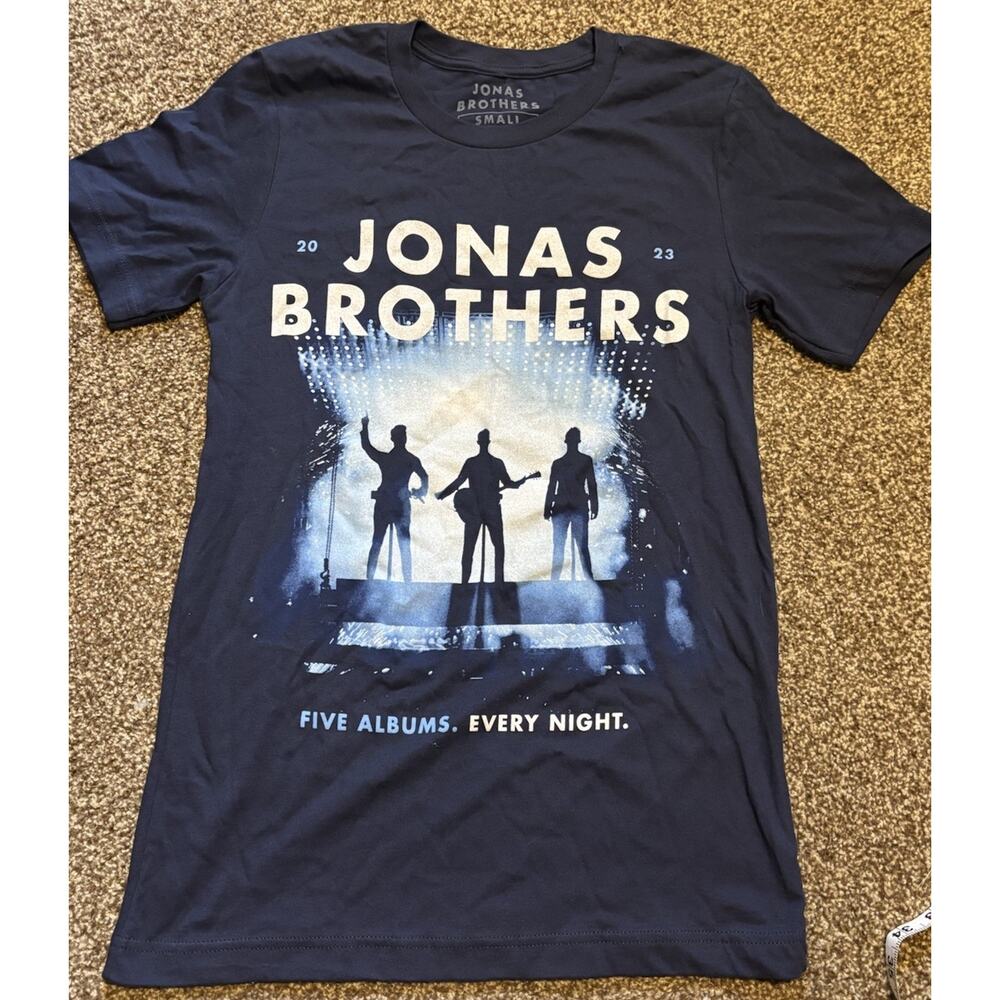 2023 Jonas Brothers Concert t shirt adult size Small five albums every night...